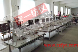 戰(zhàn)高溫奪高產，常一紡儀公司車間生產裝配現場實景